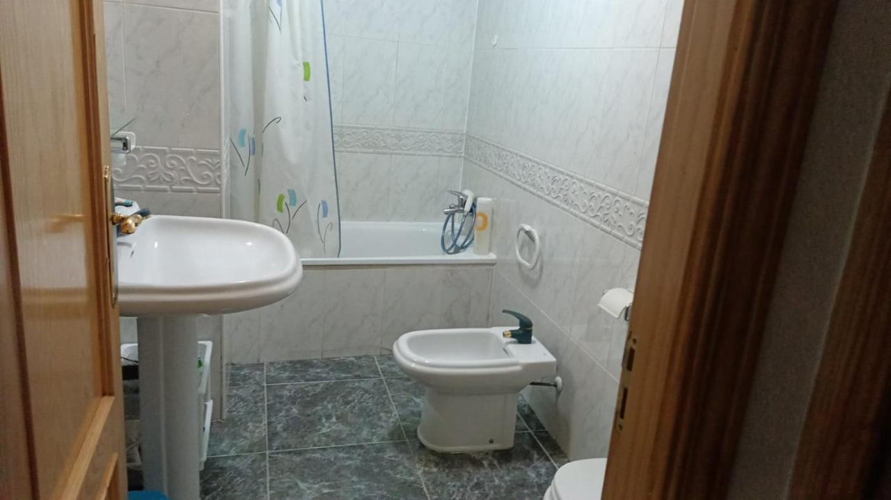Single Room In Center Of Granada Exterior foto